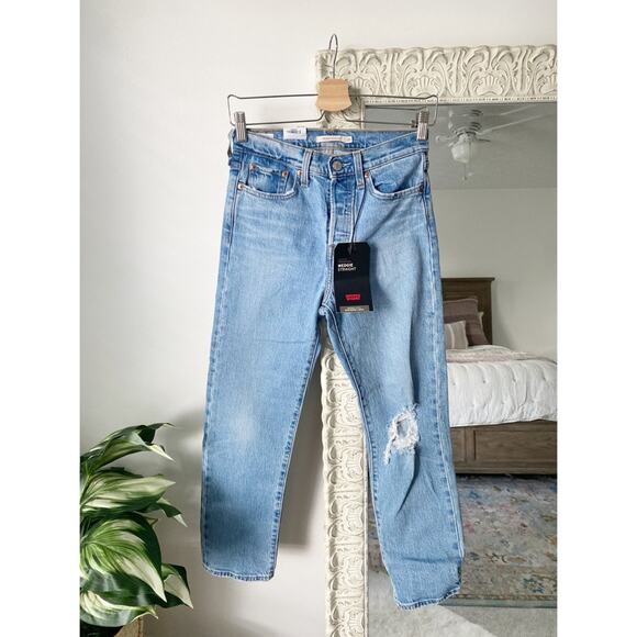 Levi’s Wedgie Straight Jeans - Picture 1 of 5